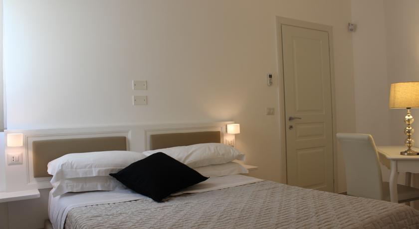 Appartamenti Sidera Lecce Habitación foto